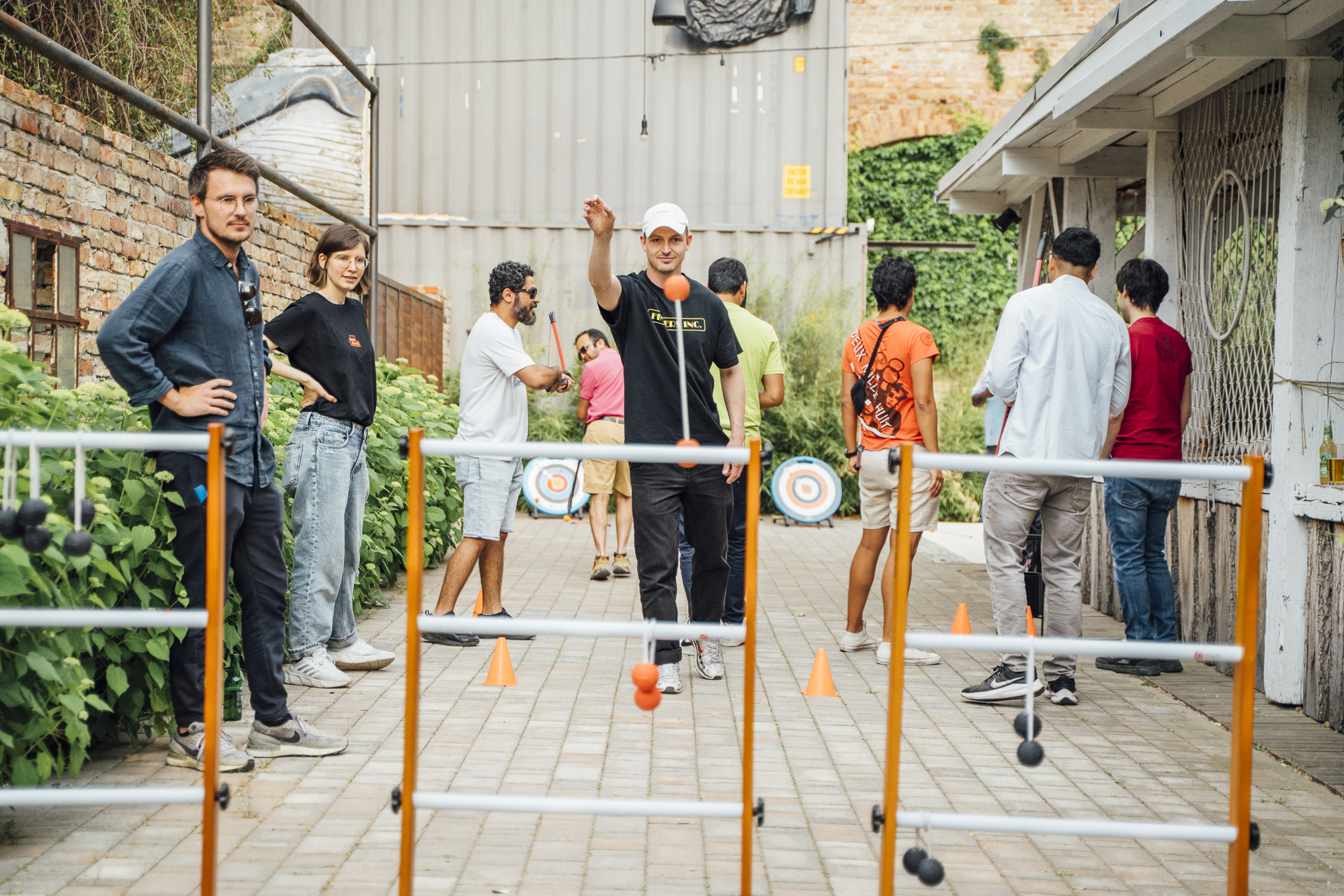 Teamchallenge am Holzgestell