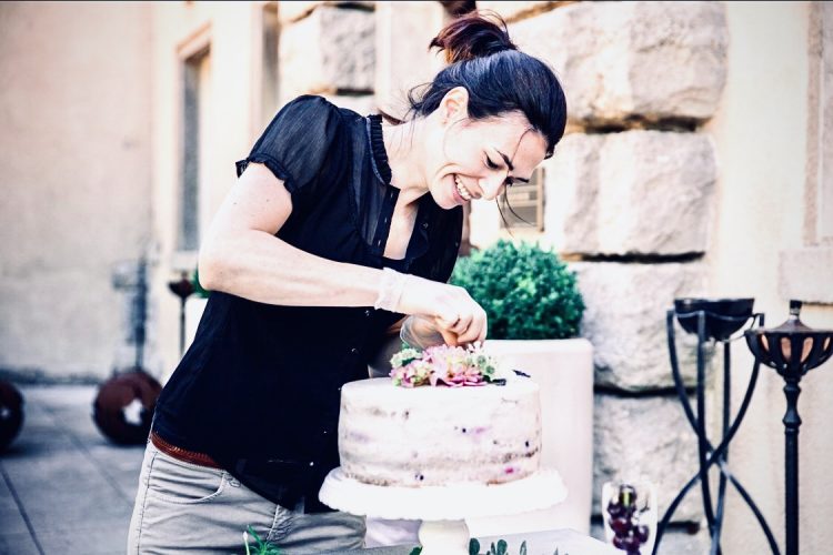 Cake Artist bei der Arbeit