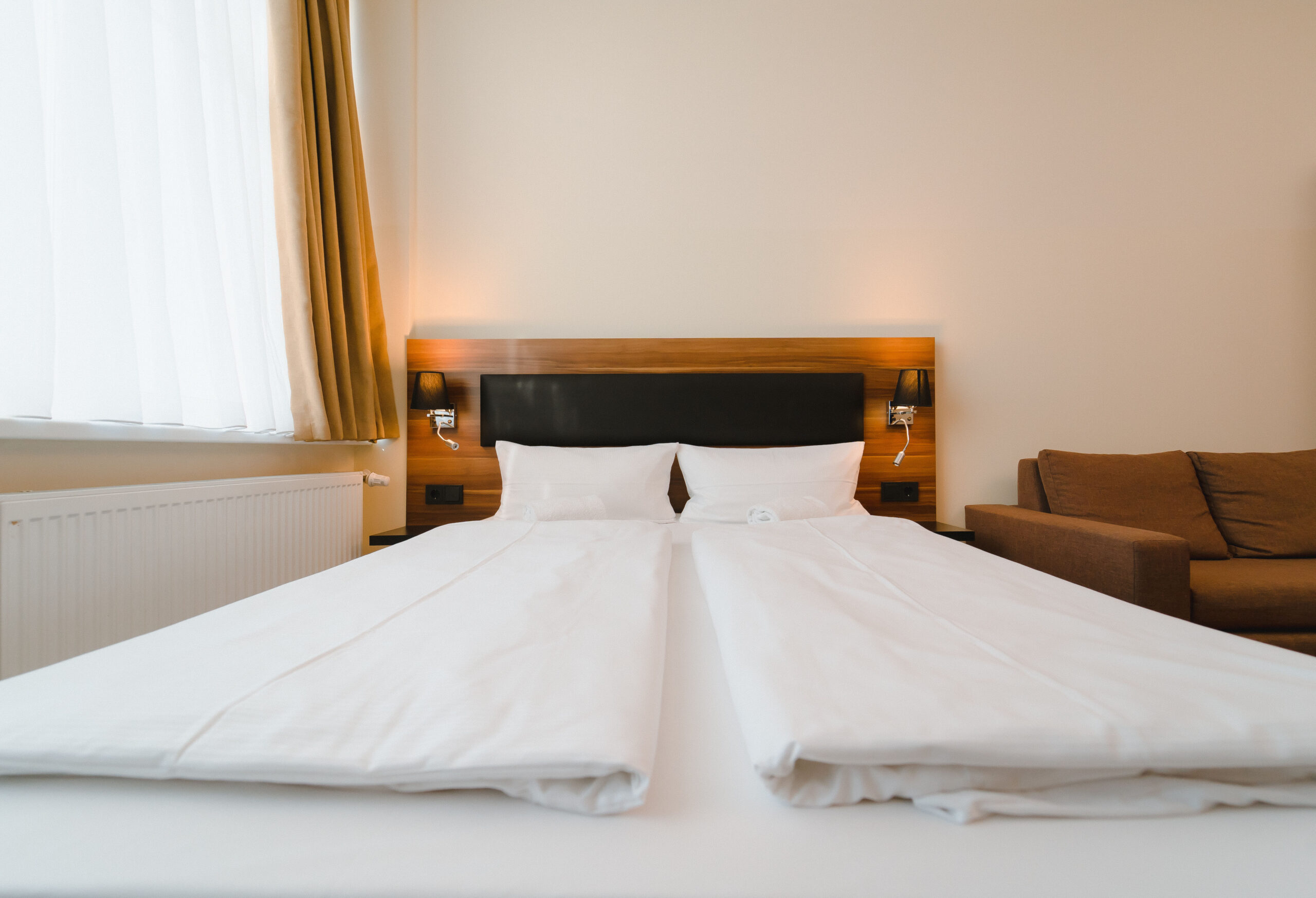 IBB Hotel Berlin Airport – Doppelbett am Fenster