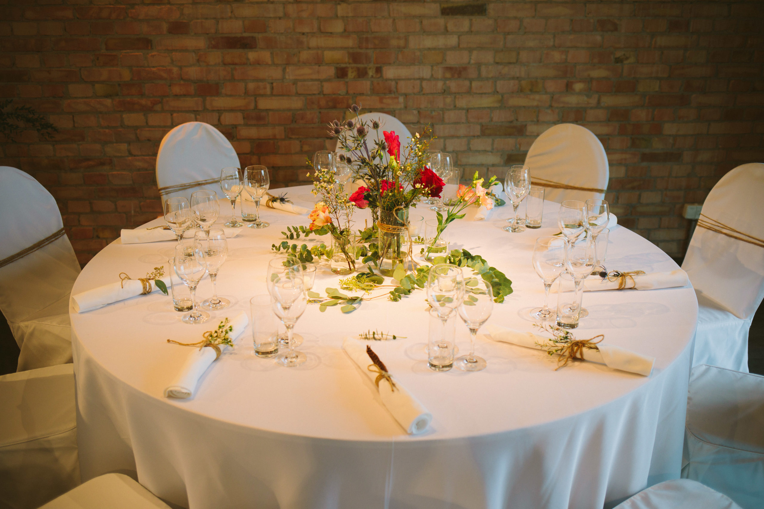 Dekopaket Romantisch Basic auf Hochzeitstisch