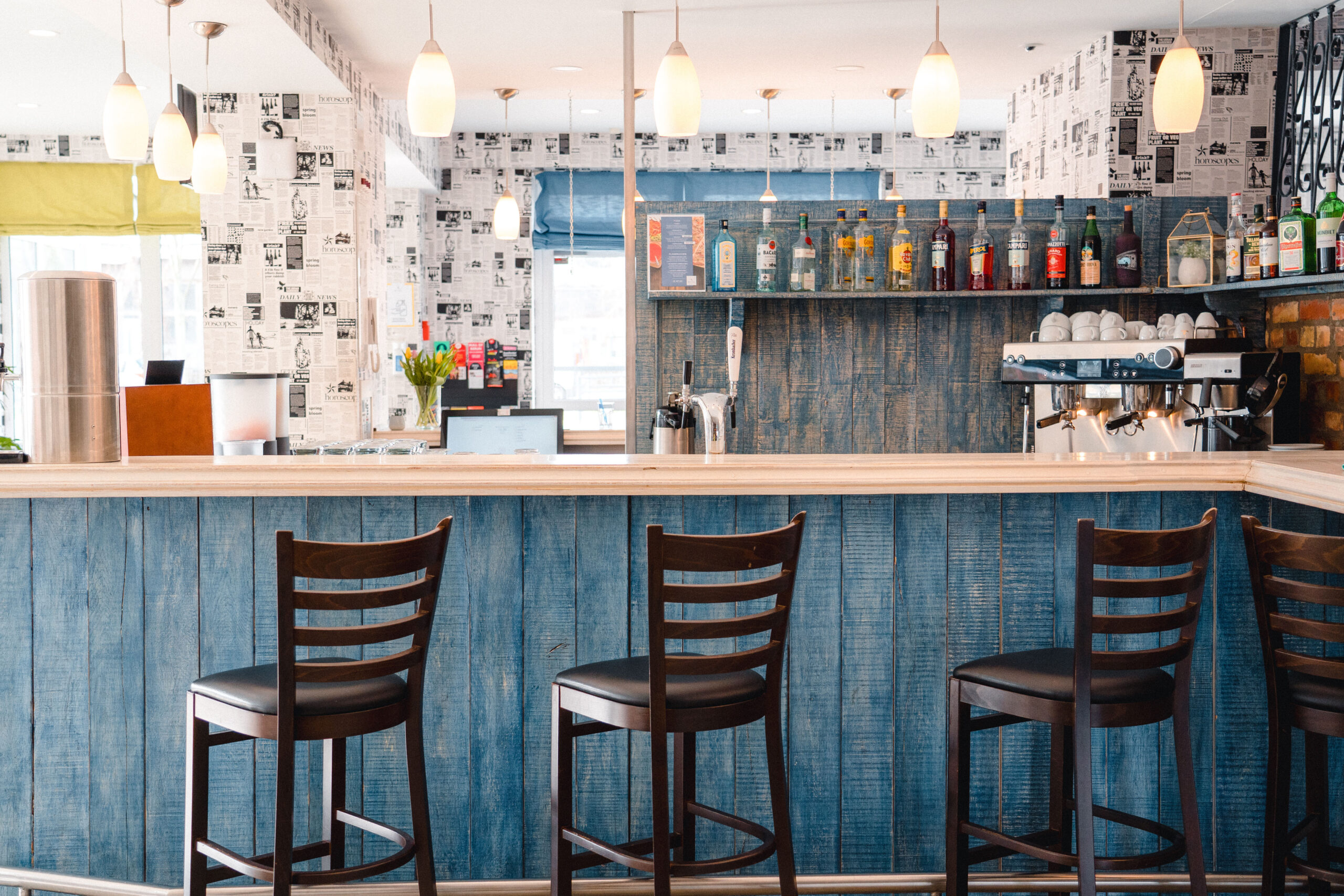 IBB Hotel Berlin Airport – Bar mit Theke